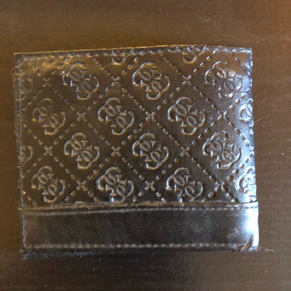 Guess Wallet - Picture 4 of 5